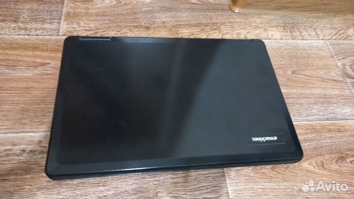 Ноутбук emachines e725
