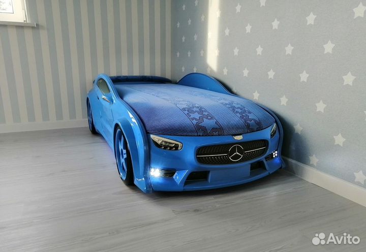 Детская кровать машина