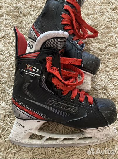 Хоккейные коньки бауэр