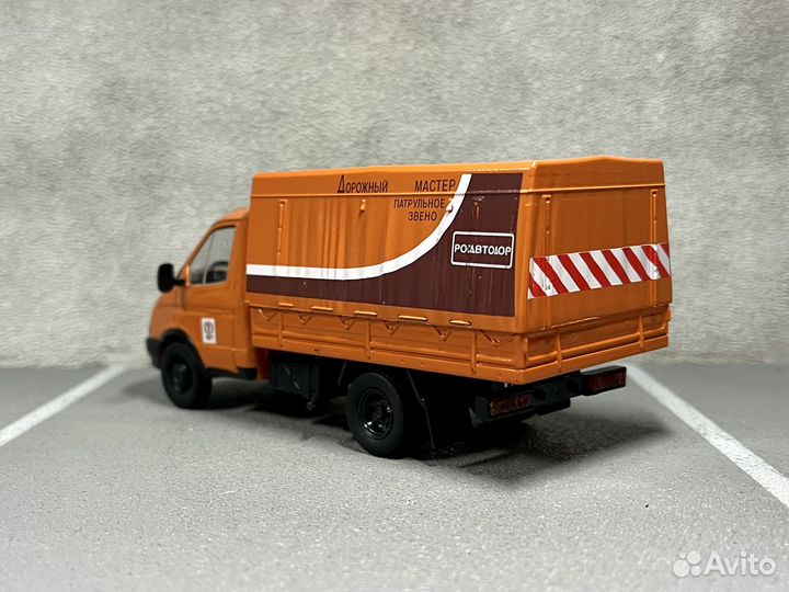 Коллекционная модель Газ-3302 Газель 1:43 DeA