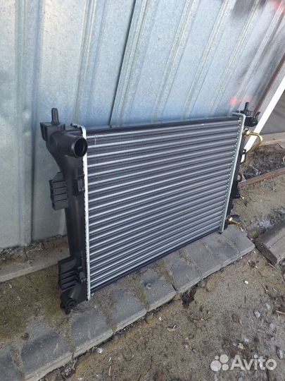 Радиатор охлаждения Hyundai Solaris 2011-2017 АКПП