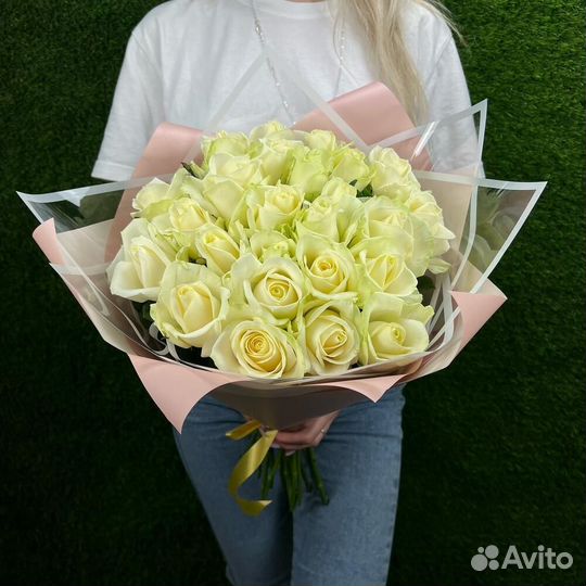 25 белых роз 50 см Доставка Саратов Энгельс