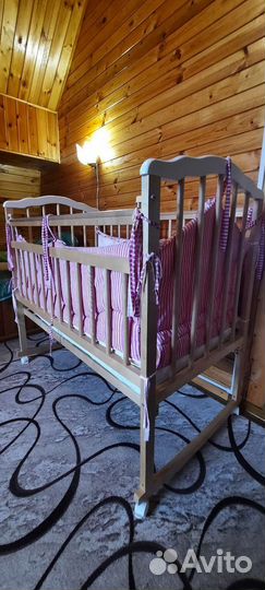 Детская кроватка с матрасом