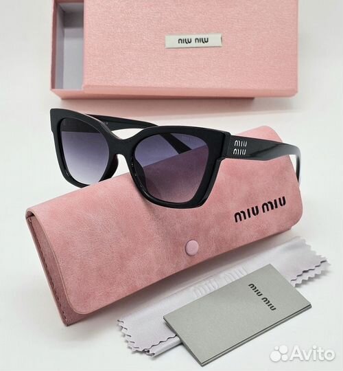 Солнцезащитные очки miu miu