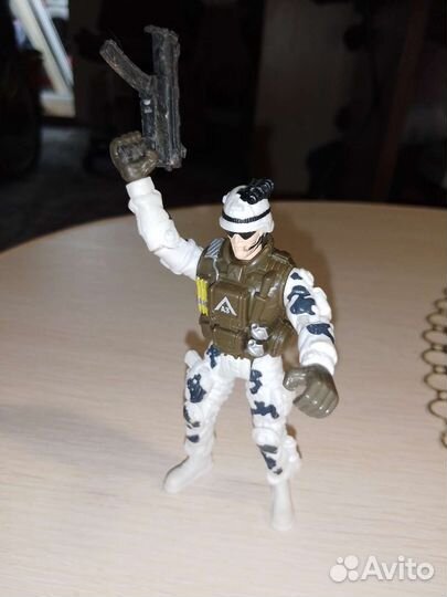 Солдаты 1/18 подвижные. Мотоцикл