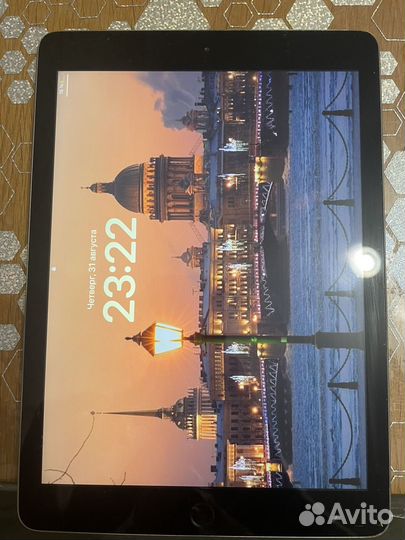 Планшет Apple iPad Wi-Fi 32GB, Model A1893