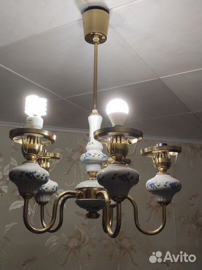 Люстра фарфоровая и бра 1 шт