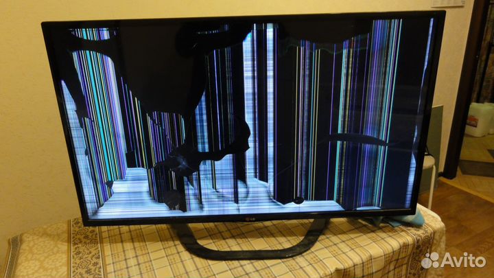 LG 42LN570V Full HD ЖК-телевизор на запчасти