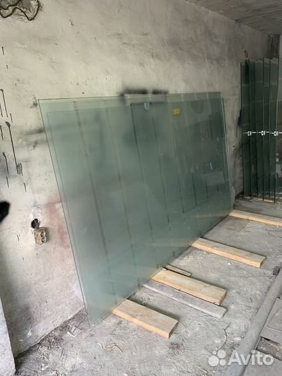 Двери стеклянные, перегородки стеклянные