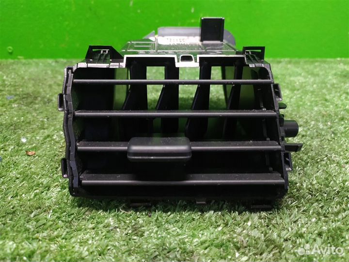 Дефлектор торпедо центральный Mazda 3 (BL) 2010