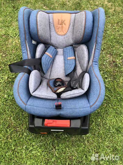 Автомобильное кресло