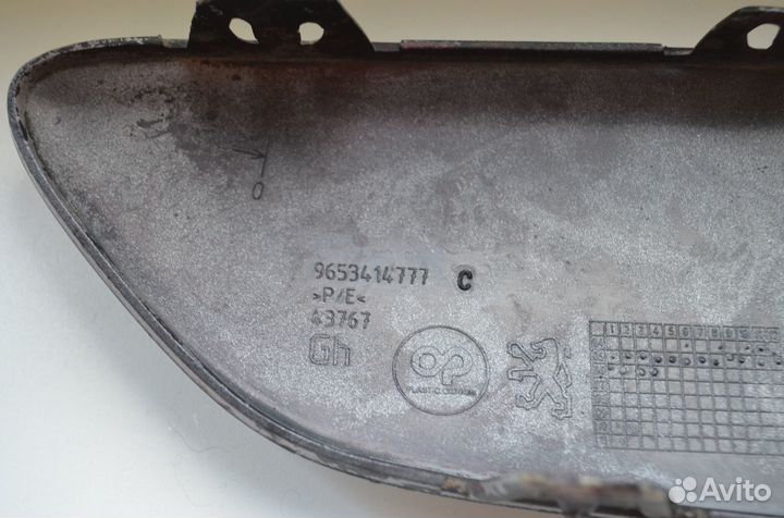 Накладка переднего бампера Peugeot 307