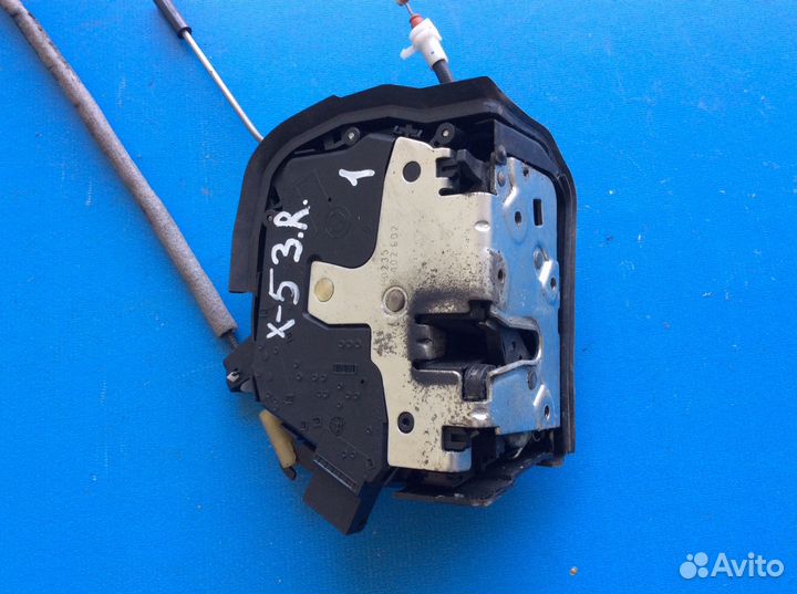 Замок двери задней правой на BMW X5 E53