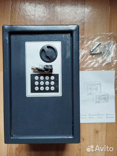 Сейф мебельный, пистолетный Adeo Services. Франция