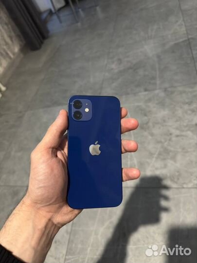 iPhone 12, 64 ГБ
