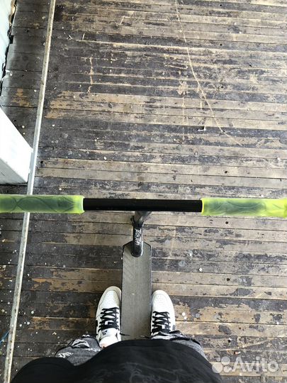 Трюковой самокат tech team scoot черно-зеленый