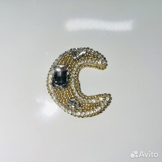 Брошь ручной работы «Полумесяц»