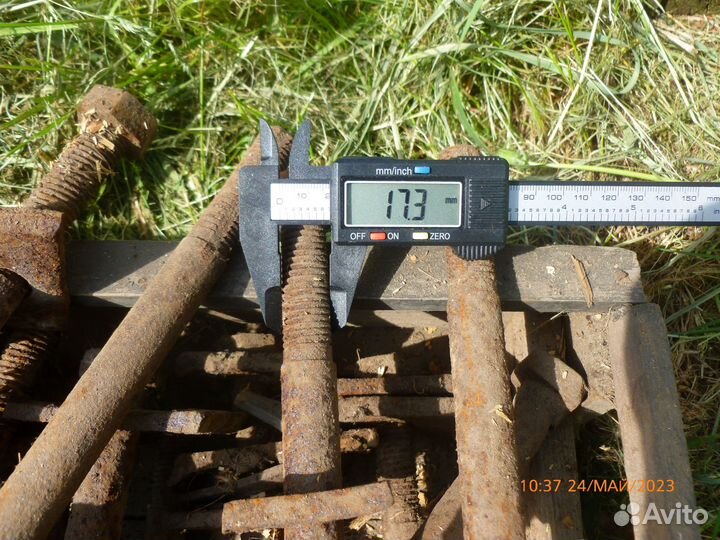 Болты и скобы