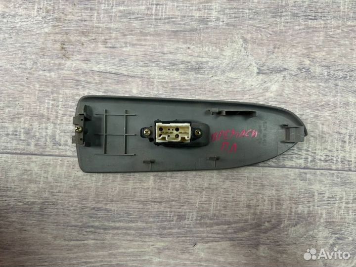 Кнопка стеклоподъемника Mazda Premacy