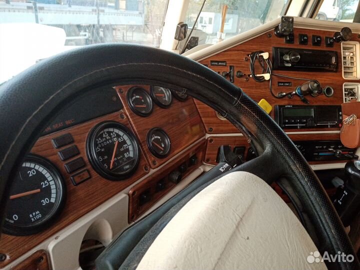 Freightliner FLD с полуприцепом, 2001
