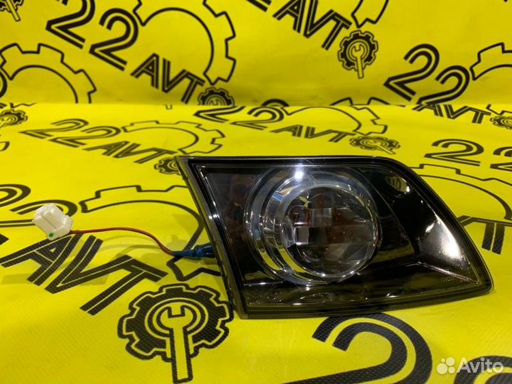 Стоп сигнал в крышку багажника задний левый