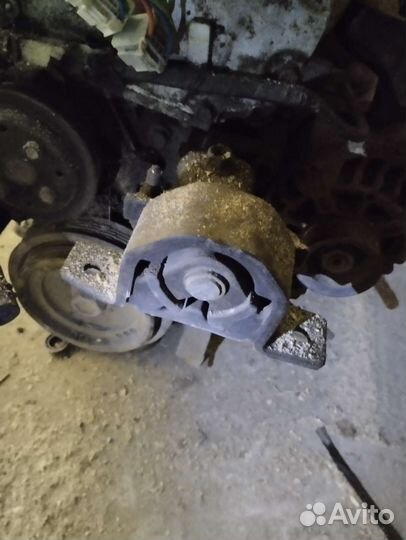 Опора двигателя Nissan Almera Classic