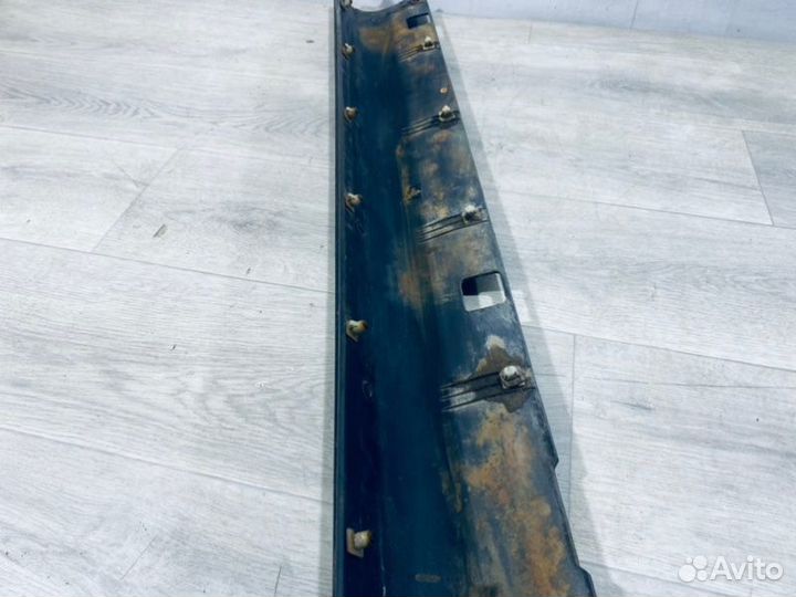 Накладка передняя правая Kia Sorento SUV D4CB 2002