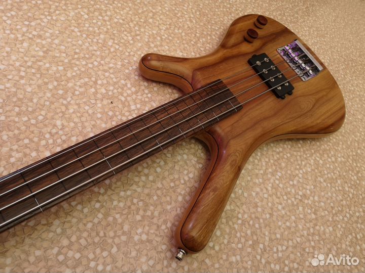 Бас гитара Rock Bass 4-х струнная, безладовая