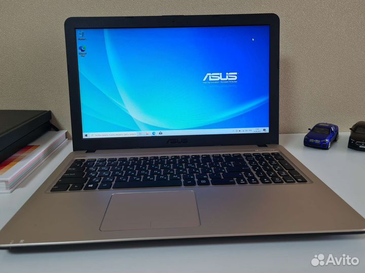 Ноутбук asus