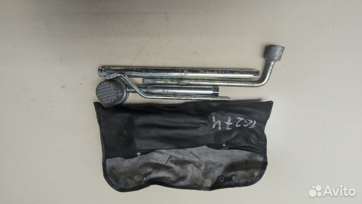 Набор инструментов штатный Infiniti QX4 (JR50), 19