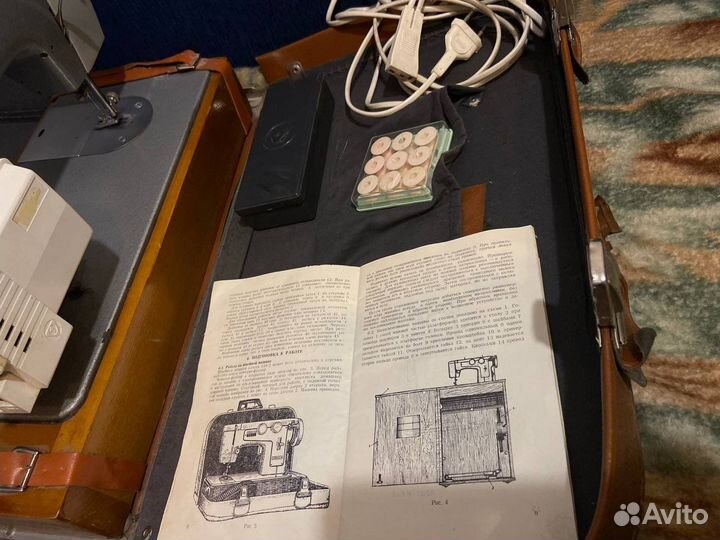 Швейная машина Чайка 3