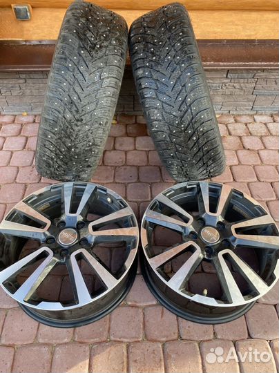 Nokian Tyres Hakkapeliitta 10p SUV 215/60 R17