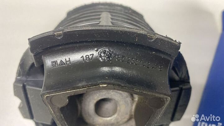 Сайлентблок подрамника MB W212 Lemforder 3464601