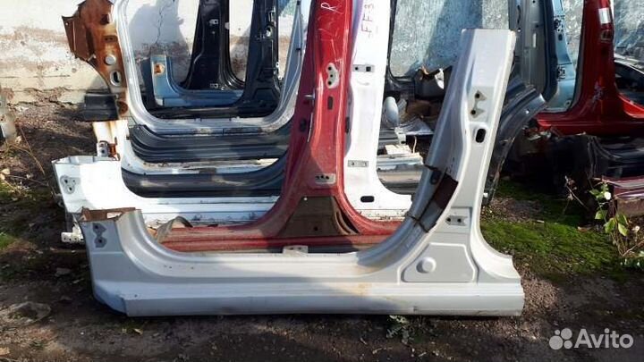 Порог левый Hyundai Solaris RB