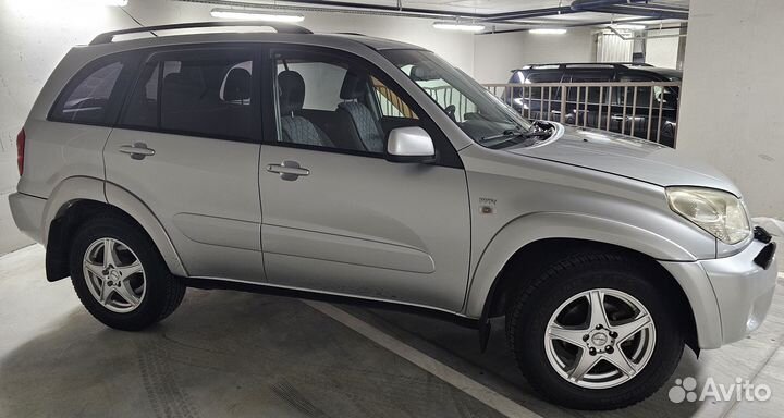 Toyota RAV4 2.0 AT, 2005, 178 000 км