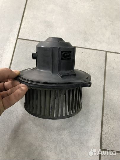 Мотор печки на KIA avella