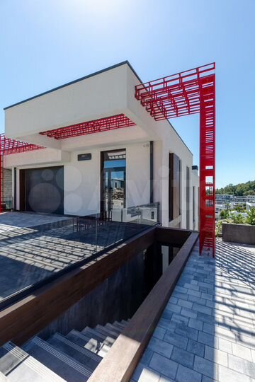 Коттедж 831 м² на участке 7 сот.