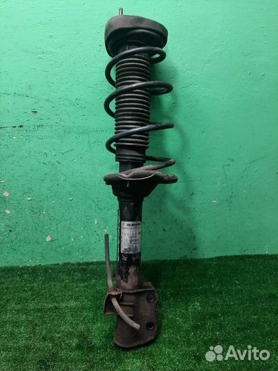Стойка амортизатора задняя правая Subaru Forester