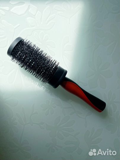 Расческа брашинг новая +подарок флюид для волос