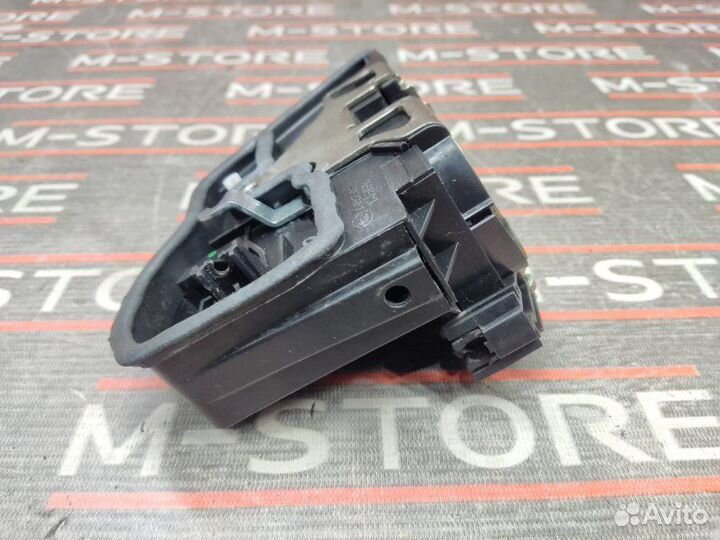 Замок двери передний правый Bmw X3 E83 N52B25A