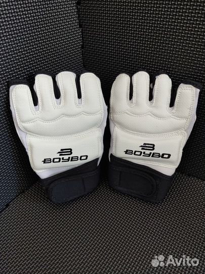 Перчатки для карате