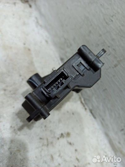 Моторчик заслонки печки