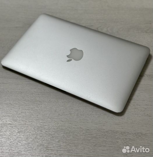 Apple MacBook Air 11 2014