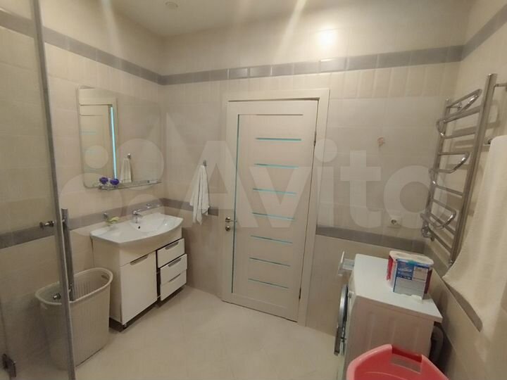3-к. квартира, 100 м², 2/5 эт.