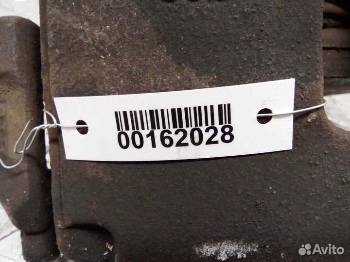 Суппорт передний правый Volkswagen Passat CC 357