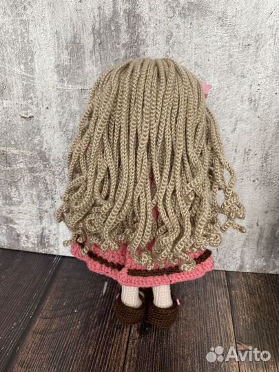 Вязаная кукла ручной работы