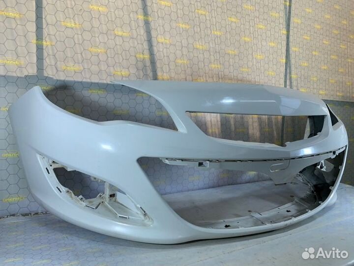 Бампер передний Opel Astra J A14NET 2013