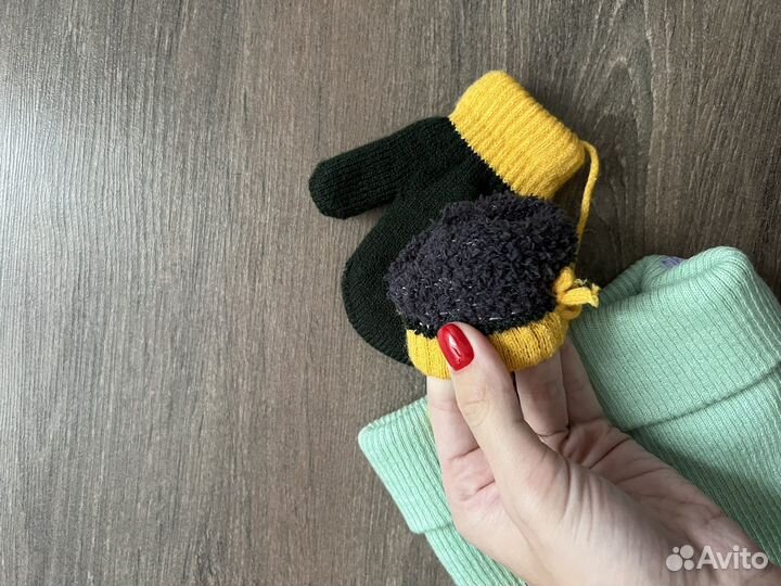 Детская шапка и варежки. Новые