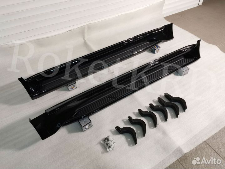 Подножки Lexus LX 570 c 2015 года Черные