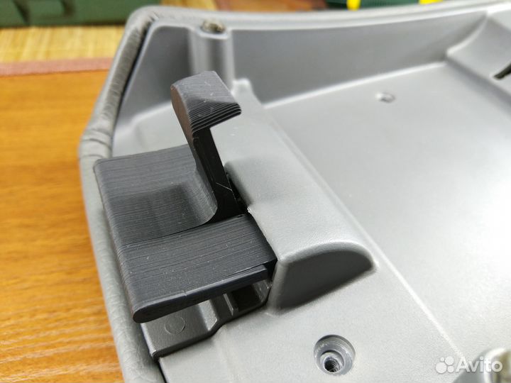 Chevrolet Lacetti защёлка подлокотника